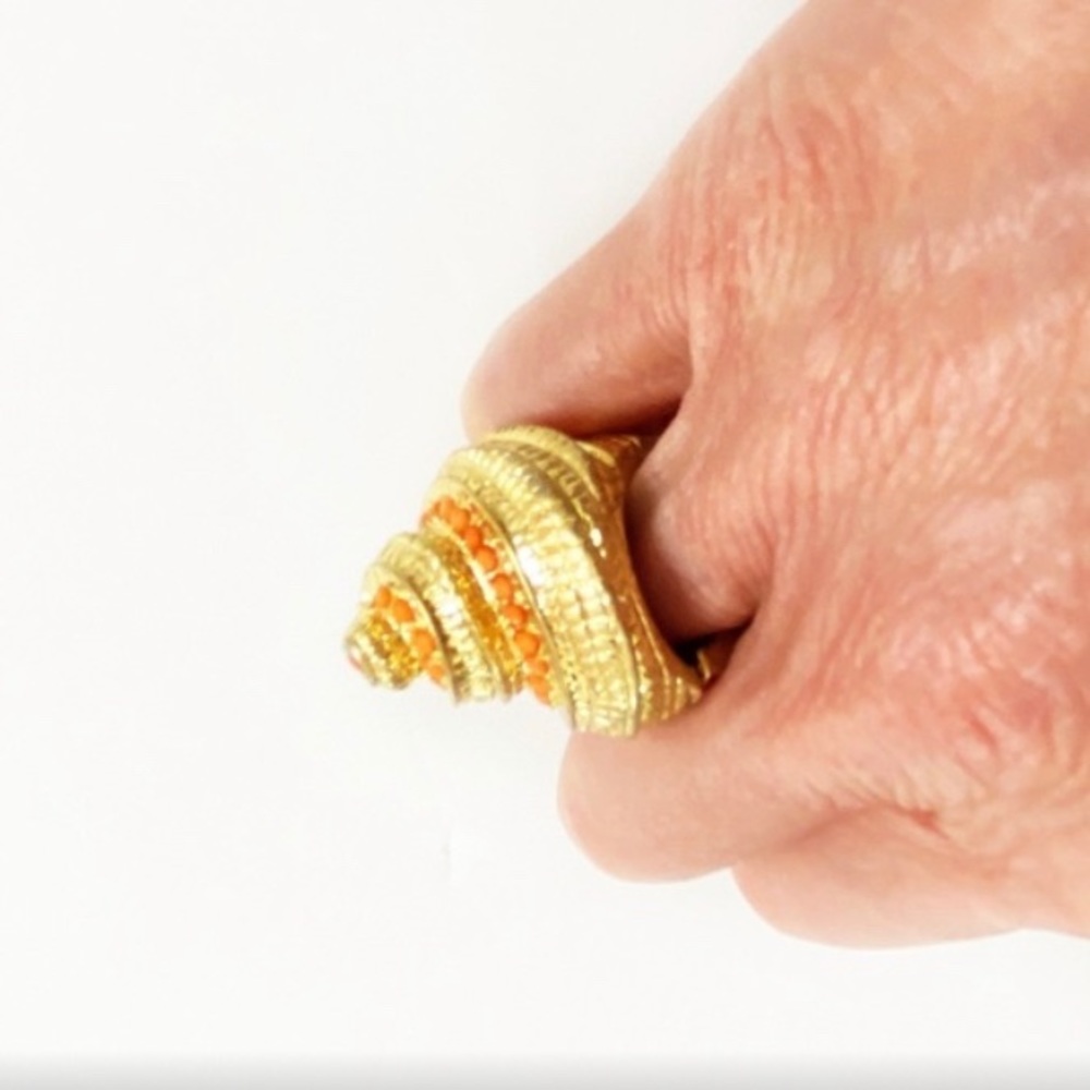 🌴 Faux Gold Adjustable Conch Seashell Shell Ring - Picture 4 of 8